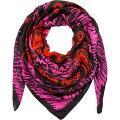 Desigual Apaszka Foul Bandana Negro 19WAWA08 2000. Szaliki damskie Desigual, bez wzorów, ze skóry. Za 168,00 zł.