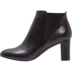 KIOMI Ankle boot black. Czarne botki damskie na zamek KIOMI, z materiału. Za 379,00 zł.