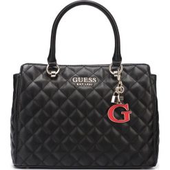 Guess Melise Torebka Czarny. Czarne torebki klasyczne damskie Guess, w paski, z poliesteru, bez dodatków. Za 610,95 zł.