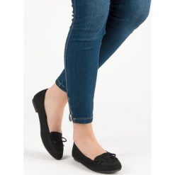CZARNE MOKASYNY Z KOKARDKĄ. Czarne mokasyny damskie SMALL SWAN. Za 52,90 zł.