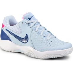 Buty NIKE - Air Zoom Resistance 918201 403 Half Blue/Indigo Force. Niebieskie buty sportowe damskie Nike, z materiału, sportowe, tenisowe. W wyprzedaży za 269,00 zł.