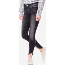 True Religion Halle Dżinsy Czarny. Czarne rurki damskie True Religion, bez wzorów, z elastanu. Za 1231,95 zł.