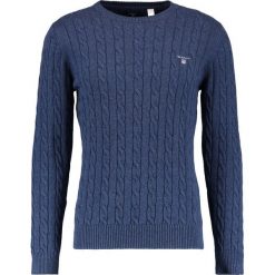 GANT CABLE CREW Sweter dark jeans blue melange. Niebieskie bez kategorii GANT, m, z bawełny. Za 589,00 zł.