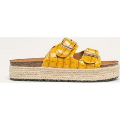 Answear - Klapki R and B. Pomarańczowe klapki damskie ANSWEAR, bez wzorów, z gumy, bez obcasa, na obcasie. W wyprzedaży za 49,90 zł.