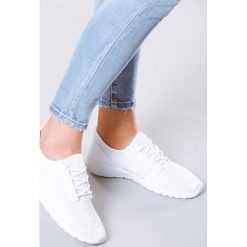 Białe Buty Sportowe Athletically. Białe buty sportowe damskie Born2be, bez wzorów, ze skóry, sportowe. Za 59,99 zł.