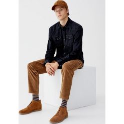 Jeansowa koszula w kowbojskim stylu. Czarne koszule męskie Pull&Bear, m, bez wzorów, z jeansu, bez kołnierzyka, z długim rękawem, długie. Za 89,90 zł.