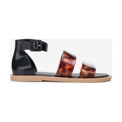 Melissa Sandały Czarny Brązowy. Pomarańczowe sandały damskie Melissa, w paski, z materiału, bez obcasa, z paskami. Za 321,95 zł.