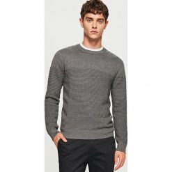 Prążkowany sweter - Szary. Szare swetry klasyczne męskie marki Reserved, m, prążkowane. Za 119,99 zł.