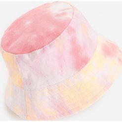 Bawełniany kapelusz z efektem tie dye - Pomarańczowy. Pomarańczowe kapelusze damskie Reserved, bez wzorów, z bawełny. W wyprzedaży za 15,99 zł.