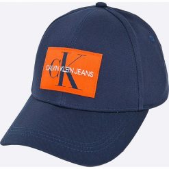 Calvin Klein Jeans - Czapka. Niebieskie czapki z daszkiem męskie marki Calvin Klein Jeans, z bawełny. W wyprzedaży za 119,90 zł.