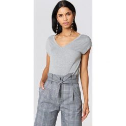 T-shirty damskie: Rut&Circle Czarny t-shirt z wycięciem na plecach Alma – Grey