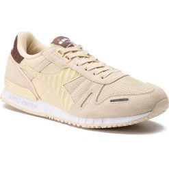 Sneakersy DIADORA - Titan II 501.158623 01 25007 Beige Vanilla. Żółte sneakersy męskie Diadora, na co dzień, bez wzorów, z zamszu, bez zapięcia. W wyprzedaży za 199,00 zł.