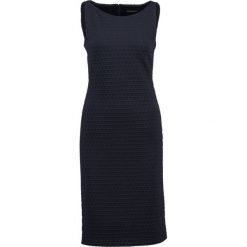Emporio Armani Sukienka etui navy. Niebieskie sukienki Emporio Armani, z elastanu. W wyprzedaży za 609,50 zł.