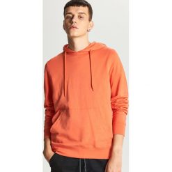Bluza z kapturem basic - Różowy. Różowe bluzy męskie Cropp, s, z kapturem. W wyprzedaży za 29,99 zł.