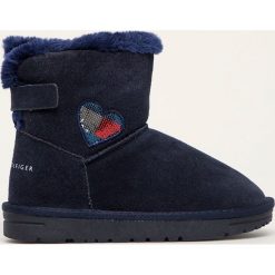 Tommy Hilfiger - Śniegowce dziecięce. Niebieskie śniegowce dziewczęce TOMMY HILFIGER, bez zapięcia. W wyprzedaży za 359,90 zł.