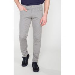 Trussardi Jeans 370 Spodnie Szary. Szare spodnie męskie Trussardi Jeans, bez wzorów, z elastanu. Za 633,95 zł.