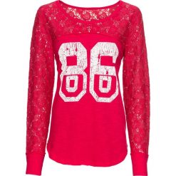 Shirt z długim rękawem i koronką bonprix czerwień granatu. Czerwone koszulki damskie bonprix, z nadrukiem, z koronki, bez kołnierzyka, z długim rękawem. Za 37,99 zł.