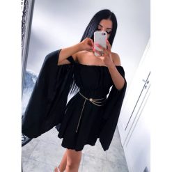 Czarna sukienka "LALU". Czarne sukienki damskie Divinostyle, uniwersalny, bez wzorów, z elastanu, bez kołnierzyka, bez rękawów. Za 139,00 zł.