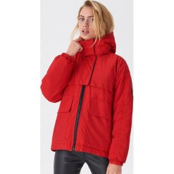 Kurtka oversize z napisem - Czerwony. Czerwone kurtki damskie House, s, z napisami, bez kaptura. W wyprzedaży za 49,99 zł.