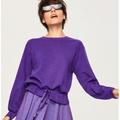 Bluza z wiązanym dołem - Fioletowy. Fioletowe bluzy damskie Reserved, l. W wyprzedaży za 39,99 zł.