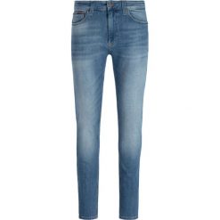 Jeansy Skinny Fit Tommy Jeans DM0DM06876. Niebieskie jeansy męskie Tommy Jeans, m, bez wzorów. W wyprzedaży za 229,00 zł.