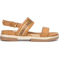 Wrangler Rhapsody Harvey Sandały Brązowy. Pomarańczowe sandały damskie Wrangler, w paski, z materiału, bez obcasa, z paskami. Za 261,95 zł.