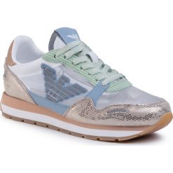 Sneakersy EMPORIO ARMANI - X3X058 XM263 R727 Lt Gold/White/Lt Blue. Niebieskie półbuty damskie Emporio Armani, bez wzorów, z elastanu, na wysokim obcasie, na płaskiej podeszwie, bez zapięcia. Za 989,00 zł.