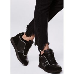 Czarne Sneakersy Hype. Czarne koturny damskie Born2be, bez obcasa, na obcasie, na sznurówki. Za 99,99 zł.