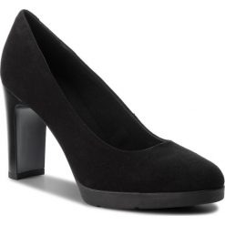 Półbuty GEOX - D Annya H. A D84AEA 00021 C9999 Black. Czarne półbuty damskie Geox, bez wzorów, z zamszu, eleganckie, bez obcasa, na obcasie, bez zapięcia. W wyprzedaży za 269,00 zł.