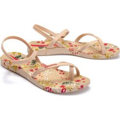 IPANEMA 82521 FASHION SAND VI F 20354 beige, sandały damskie. Brązowe sandały damskie Ipanema, bez wzorów, bez obcasa, bez zapięcia. W wyprzedaży za 77,50 zł.