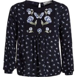 Abercrombie & Fitch FLORAL EMBROIDERED Bluzka navy. Niebieskie bluzki dziewczęce marki Abercrombie & Fitch, z bawełny. W wyprzedaży za 143,20 zł.