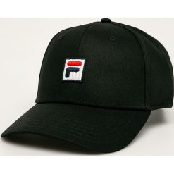 Fila - Czapka. Czarne czapki damskie Fila, z aplikacjami, z bawełny. Za 129,90 zł.