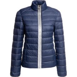 Kurtka puchowa Trussardi Jeans 56S00353. Czerwone kurtki damskie Trussardi Jeans, s, bez wzorów, z jeansu, bez kaptura. W wyprzedaży za 329,00 zł.