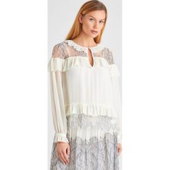 BLUZKA Twinset. Bluzki damskie Twinset, z aplikacjami, bez kołnierzyka, bez rękawów. W wyprzedaży za 791,20 zł.