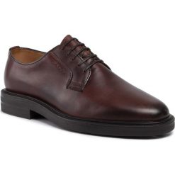 Półbuty GANT - Fargo 19631902 Sienna Brown G408. Pomarańczowe półbuty męskie GANT, na co dzień, bez wzorów, ze skóry, bez zapięcia. W wyprzedaży za 359,00 zł.