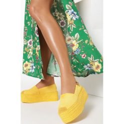 Żółte Espadryle Corderin. Żółte espadryle damskie Born2be, bez wzorów, bez obcasa. W wyprzedaży za 99,99 zł.