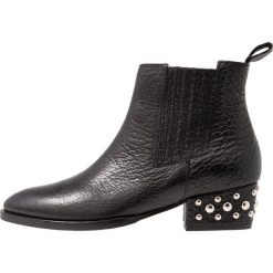 Toral Ankle boot cabra matt. Czarne botki damskie na zamek Toral, z materiału. Za 759,00 zł.