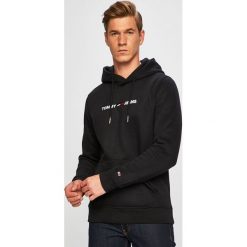 Tommy Jeans - Bluza. Czarne bluzy męskie Tommy Jeans, xl, z aplikacjami, z elastanu, z kapturem, bez rękawów, z kapturem. W wyprzedaży za 299,90 zł.