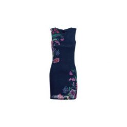 Sukienki krótkie Desigual KRISTAL. Niebieskie sukienki damskie Desigual, bez wzorów, bez kołnierzyka, z krótkim rękawem, krótkie, mini. Za 439,00 zł.