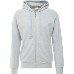 Knowledge Cotton Apparel HOOD GOTS Bluza rozpinana attu blue melange. Niebieskie kardigany męskie marki Knowledge Cotton Apparel, xl, bez wzorów, z bawełny, bez kołnierzyka, bez rękawów, bez kaptura. Za 419,00 zł.