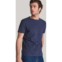 Wzorzysty T-shirt - Granatowy. Niebieskie t-shirty męskie Reserved, s, bez wzorów, bez kołnierzyka. Za 39,99 zł.