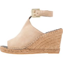Rzymianki damskie: Royal RepubliQ WAYFARER WEDGE Sandały na obcasie camel
