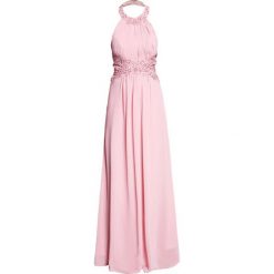 Luxuar Fashion Suknia balowa rouge. Różowe sukienki damskie marki Luxuar Fashion, bez wzorów, z poliesteru, wizytowe, bez kołnierzyka, bez rękawów. Za 1049,00 zł.