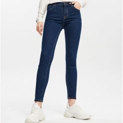 Jeansy slim - Granatowy. Niebieskie jeansy damskie marki Reserved. Za 99,99 zł.