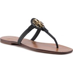 Japonki TORY BURCH - Mini Miller 57831 Perfect Black 006. Czarne klapki damskie z aplikacjami, ze skóry. Za 769,00 zł.