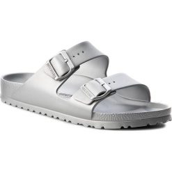 Klapki BIRKENSTOCK - Arizona 1003491 Silver. Szare klapki damskie Birkenstock, bez wzorów, z tworzywa sztucznego, bez obcasa. Za 119,00 zł.