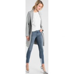 Marc O'Polo DENIM SHAWL COLLAR WELT POCKET Krótki płaszcz essential melange. Szare płaszcze damskie marki Marc O'Polo DENIM, l, bez wzorów, z elastanu, krótkie. W wyprzedaży za 551,20 zł.