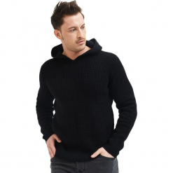 Sweter w kolorze czarnym. Czarne swetry klasyczne męskie marki True Prodigy, l, z kapturem. W wyprzedaży za 144,95 zł.