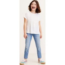 Mango Kids - Bluzka dziecięca 110-164 cm. Białe bluzki dziewczęce Mango Kids, bez wzorów, z bawełny, z okrągłym kołnierzem, z krótkim rękawem, krótkie, bez kaptura. Za 79,90 zł.