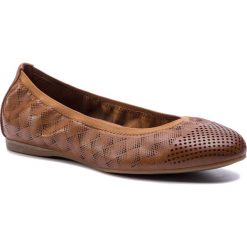Baleriny TAMARIS - 1-22134-22 Cognac 305. Pomarańczowe baleriny damskie Tamaris, na co dzień, bez wzorów, ze skóry, klasyczne, bez obcasa, na płaskiej podeszwie, bez zapięcia. Za 239,90 zł.